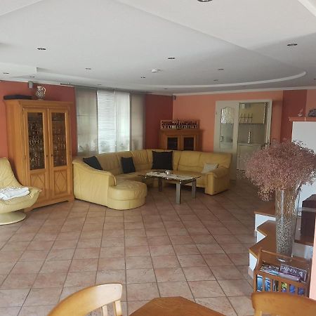 Lindenhaus Apartment Weywertz ภายนอก รูปภาพ