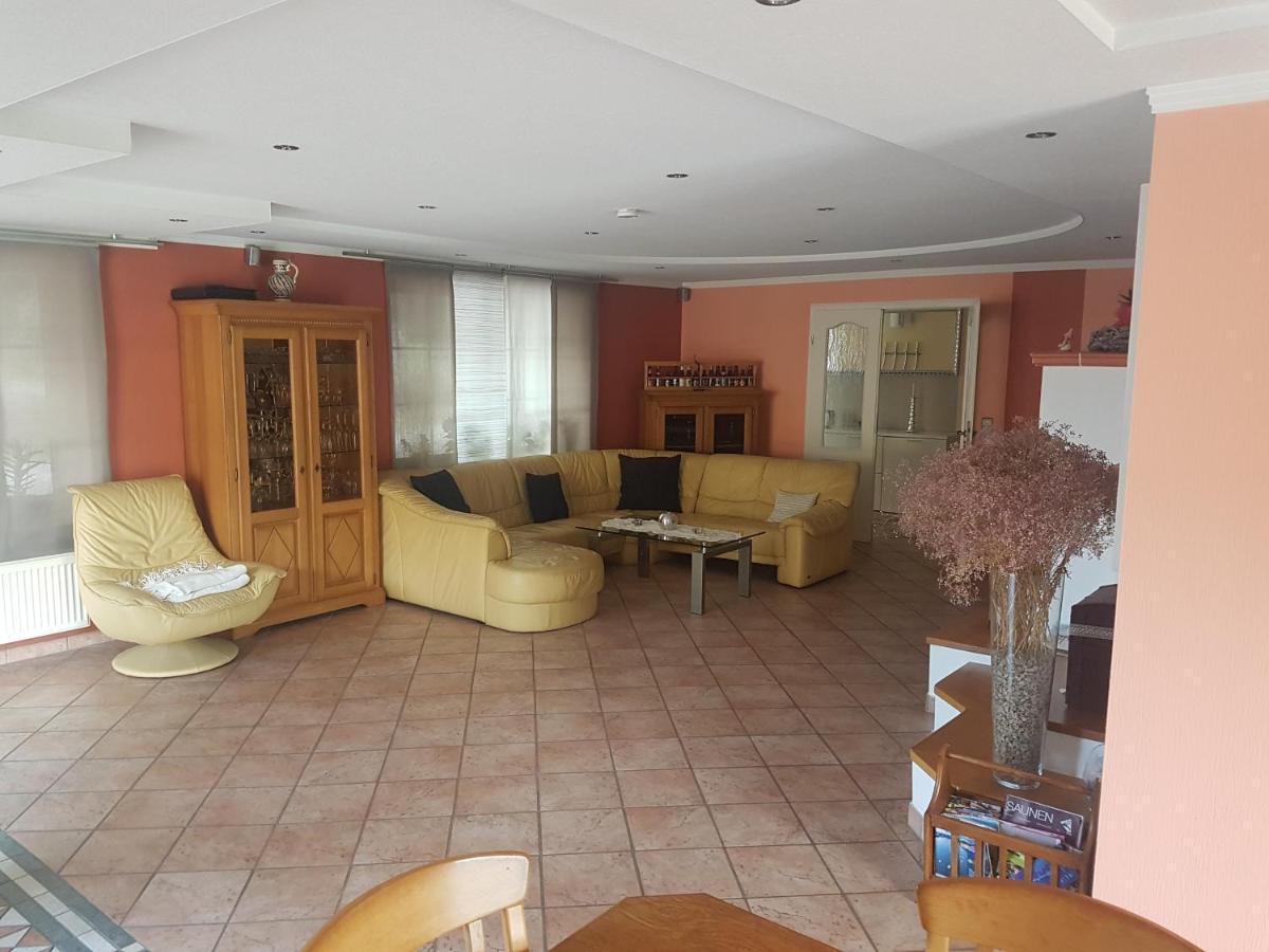 Lindenhaus Apartment Weywertz ภายนอก รูปภาพ